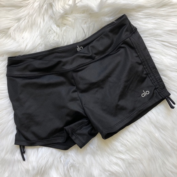alo yoga shorts sale